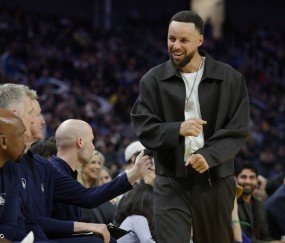 库里因膝伤将继续缺席10天 连续缺阵场次达20场